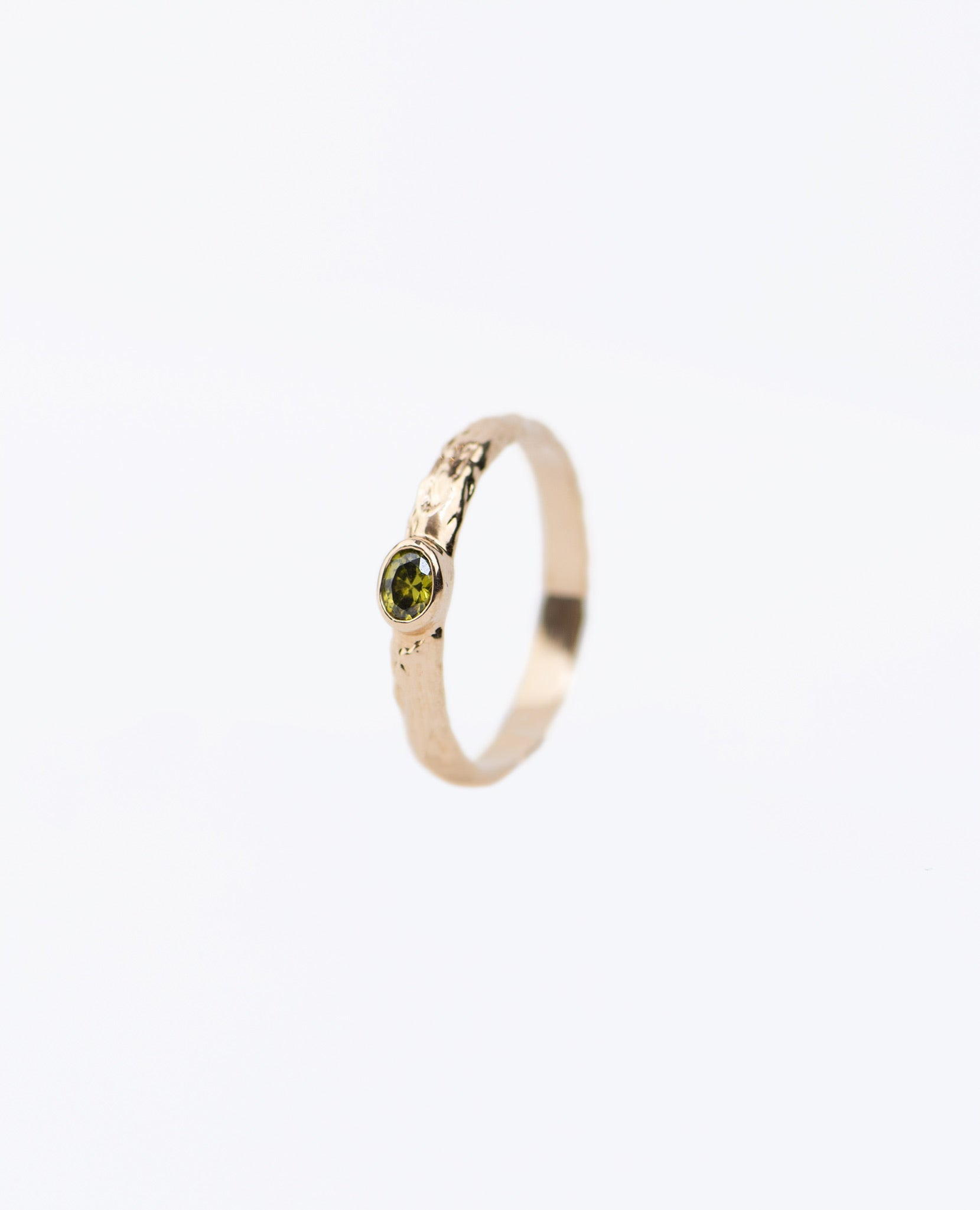 Bague plaqué or texturée ring gold plated textured résistante à l’eau waterproof zirconium green vert