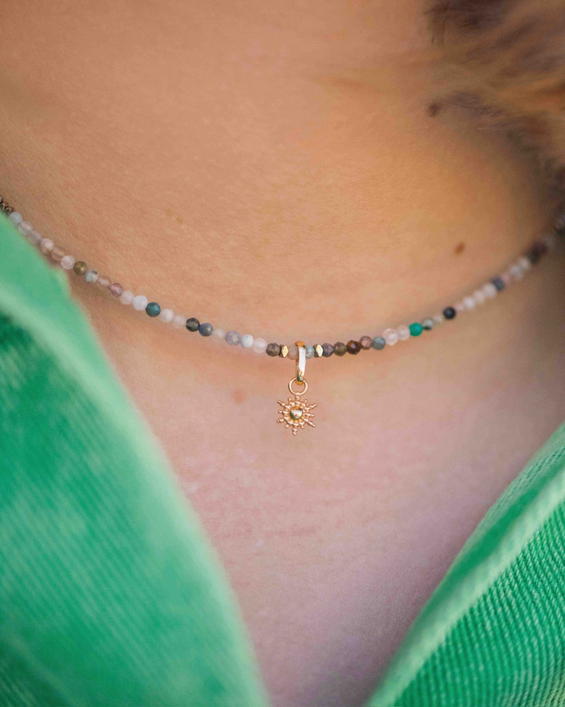 Collier plaqué or Fadade Bijoux Waterproof Résistant à l’eau zircon brillants perles naturelles Natural stones mini soleil Sun  