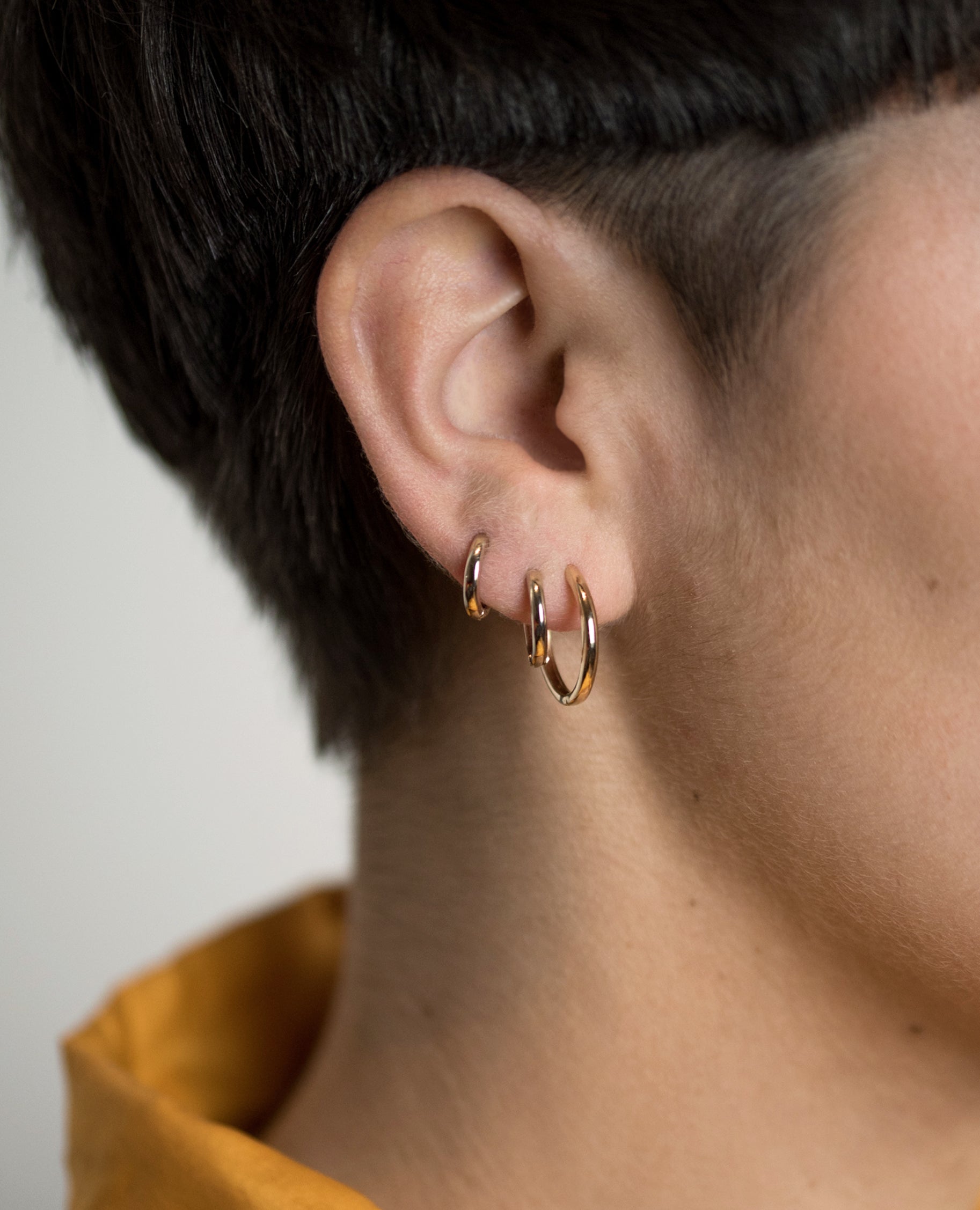 Earring Cerro de Pasco, Perù - Sold Individually - Gold Plated Simple Hoops