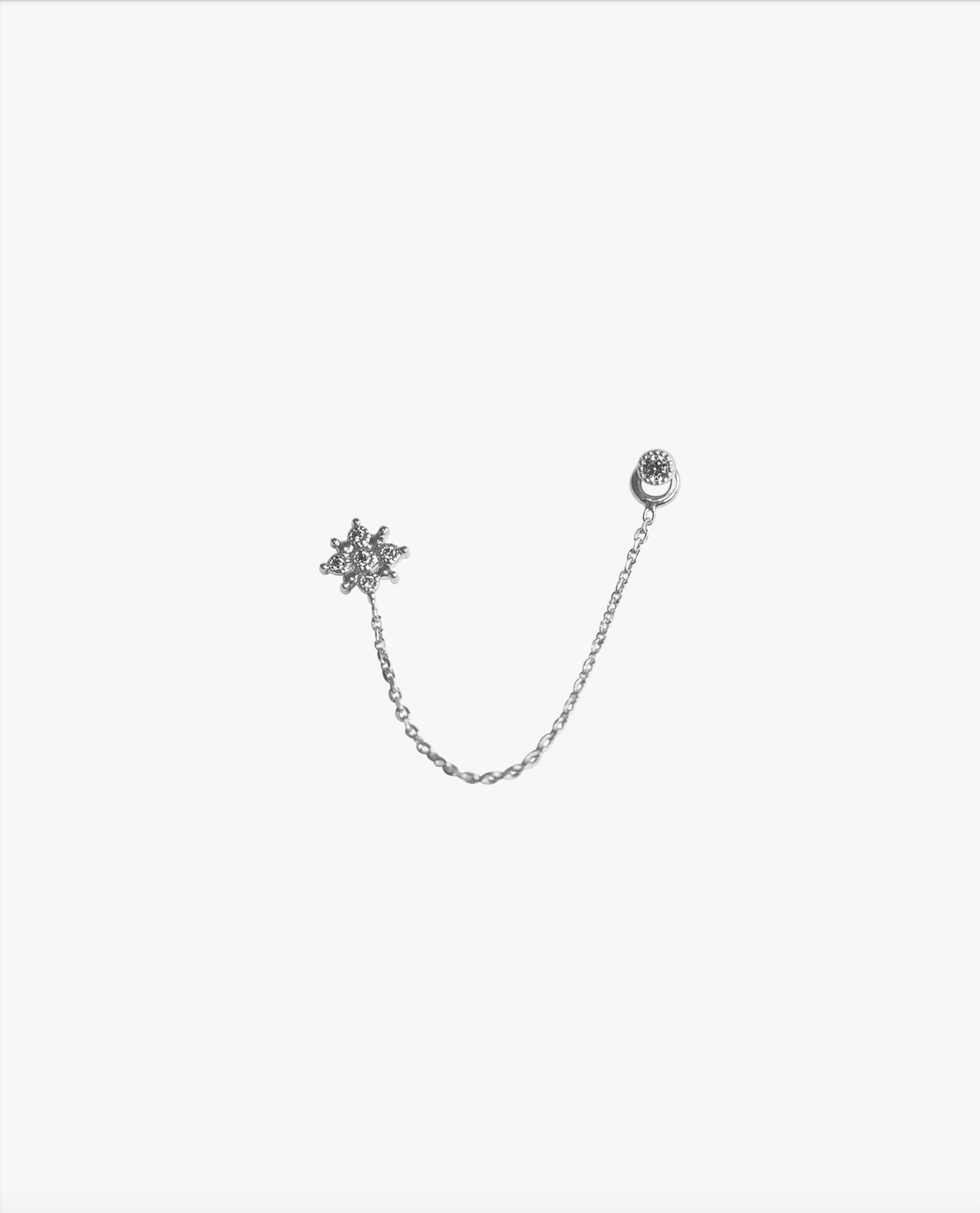 Boucle d'oreille plaqué or deux trous avec brillants et chaine résistante à l'eau Earrin,gs with chains and shiny zircon flower fleur two holes wterproof silver argent massif 